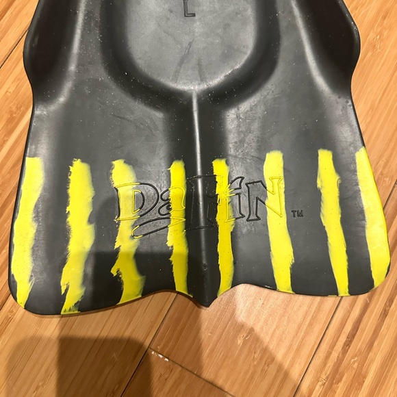 Black and Yellow Swim Fins - Picture 6 of 7